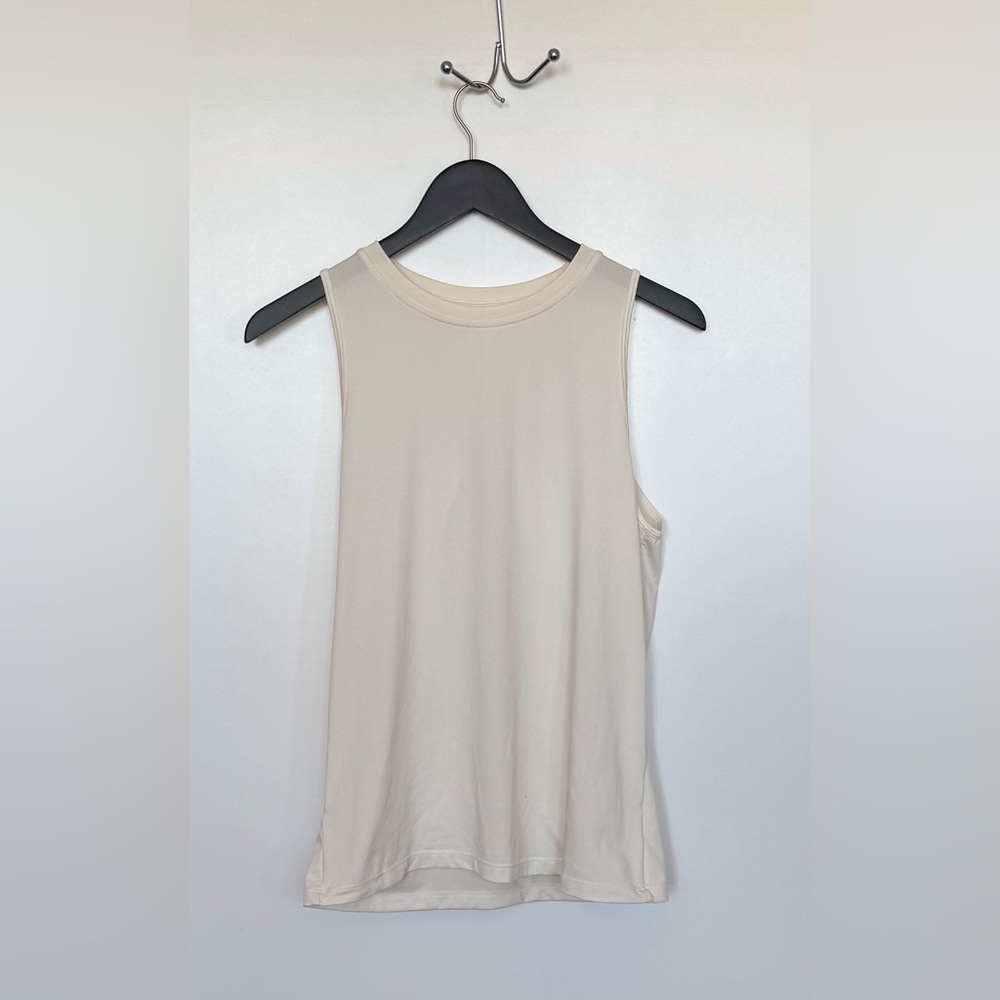 Fabletics - Dry-Flex Twisted Open Back Tank